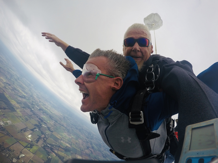 sky diving confidence